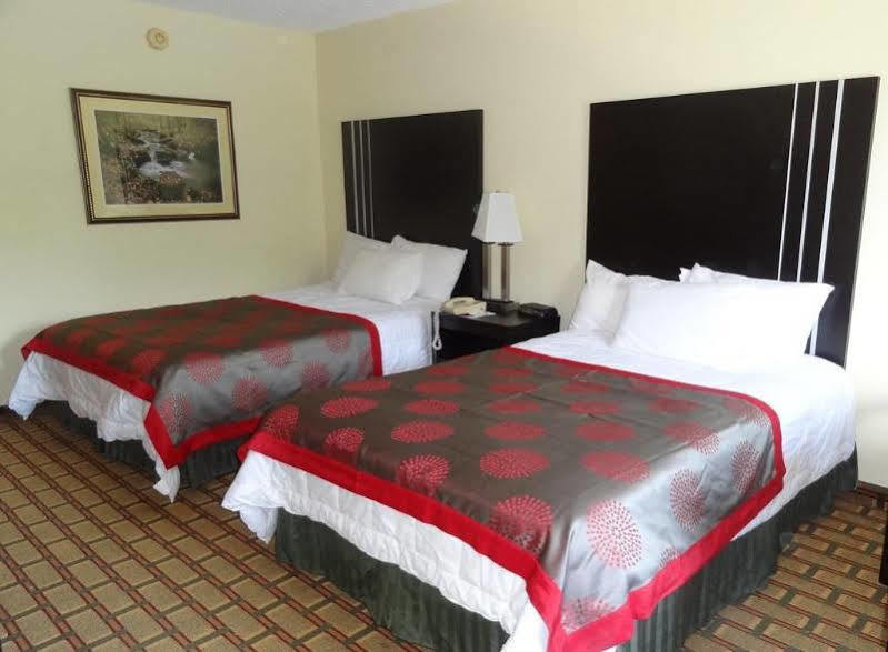 Ramada By Wyndham Asheville Southeast エクステリア 写真