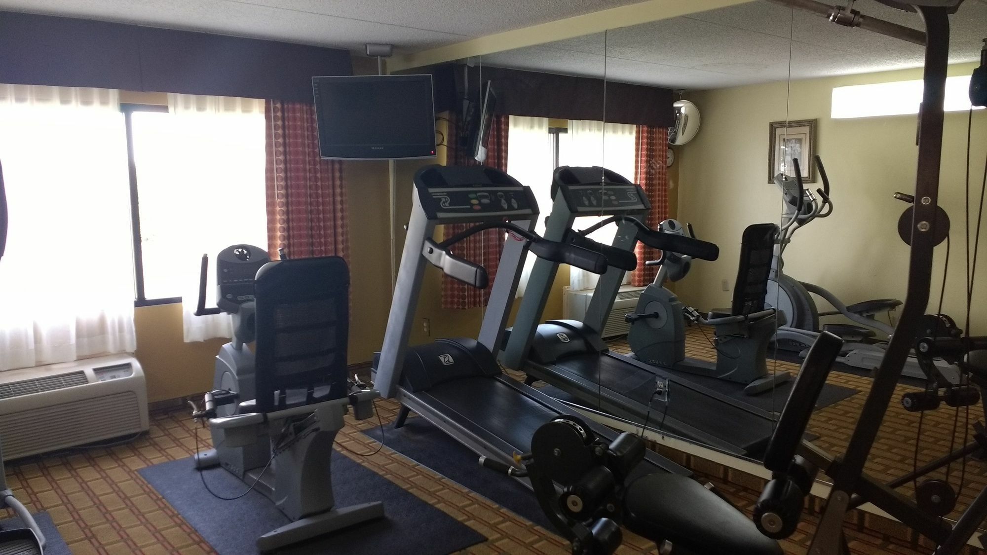 Ramada By Wyndham Asheville Southeast エクステリア 写真