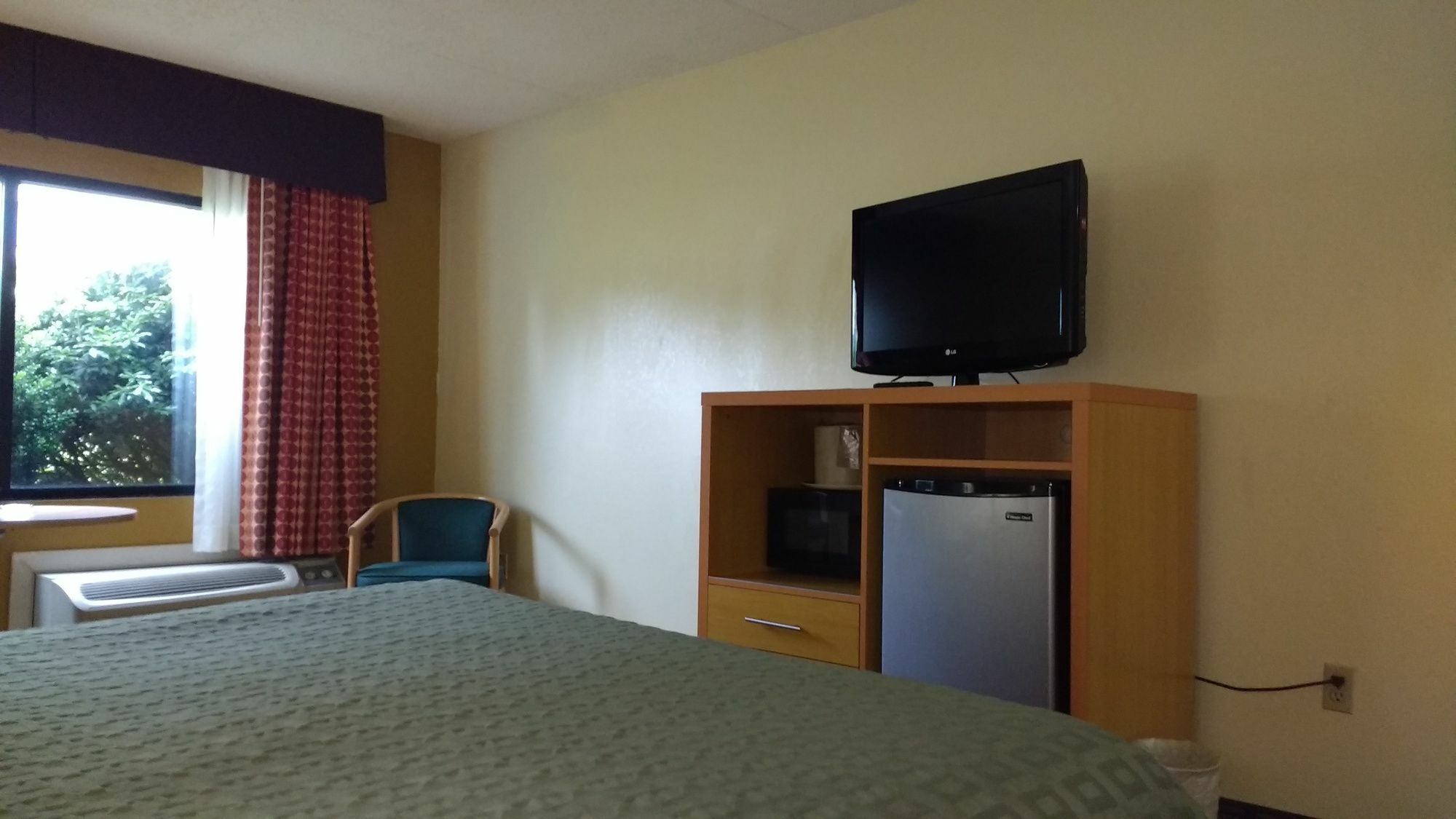 Ramada By Wyndham Asheville Southeast エクステリア 写真